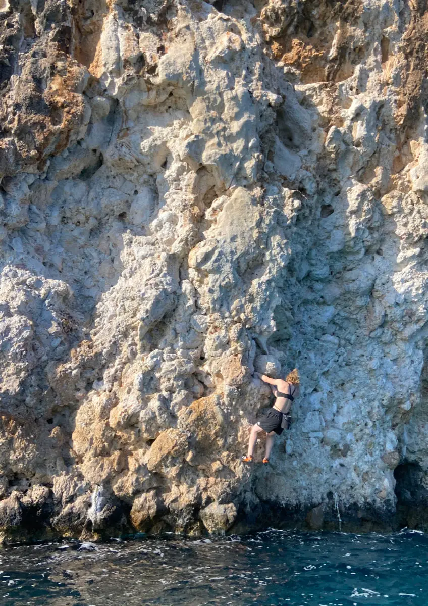 Felsenklettern Deep water Solo